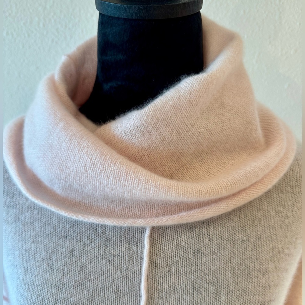 Max Studio soft pink cashmere sweater M - Picture 2 of 8